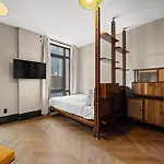 Freeman 401 By Rove Travel - Studio W Shared Amenities