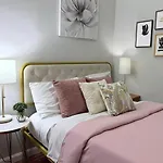 Hudson Crown Apartment New York