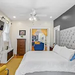 Impeccable 1Br Unit In Brooklyn