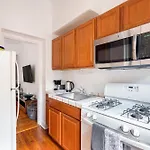Bright And Comfy In Nyc Apartment *