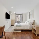 Stylish 2-Bedroom Near Central Park - Laundry - Elevator
