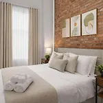 Stylish Retreat In Prime West Village Spot