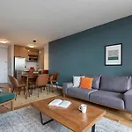 Hells Kitchen 1br W Gym Doorman Lounge Nyc-249 New York