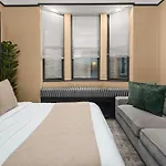 Stunning Apt In The Heart Of New York City Gym