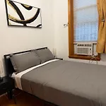 Chic & Spacious Uws Gem - Steps To Central Park