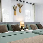 Cozy Central Units In Prime Location