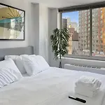Nyc Midtown Blocks Away From Times Square Apartment New York