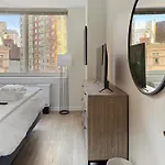 Nyc Midtown Apt Blocks Away From Times Square