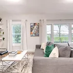Beauty On The Reservoir Luxury New-build 2br W King Bed, Designer Finishes Ultra-fast Wifi And Ac *