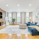 Apartment Haven On Bruckner Sprawling 2br W King Bed Fast Wifi 20 Minutes To Times Square