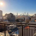 Lic Modern Studio Minutes To Manhattan