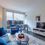 Luxury Apt With Gym & Pool