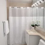 Nyc Midtown Blocks Away From Times Square Apartment