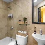 Centrally Located Apt In Nyc Walk To Time Square