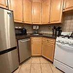 Chic & Spacious Uws Gem - Steps To Central Park