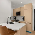 19-7d 2br 1 Bath Luxury East Village Apartment *