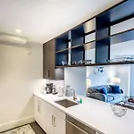 Luxury Apt With Gym & Pool