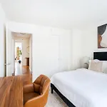 43-4D Newly Furnished 2Br Full Service 24H Doorman Laundry Gym