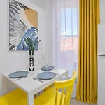 Cozy Units In Prime Location Apartment