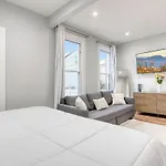 Beauty On The Reservoir Luxury New-build 2br W King Bed, Designer Finishes Ultra-fast Wifi And Ac New York