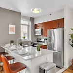 Apartment Chelsea 1 Bedroom W Work Setup By Anyplace - 11651 *