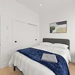 19-7d 2br 1 Bath Luxury East Village * New York