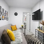 Cozy Units In Prime Location Apartment