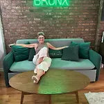 Apartment Haven On Bruckner Sprawling 2br W King Bed Fast Wifi 20 Minutes To Times Square *