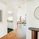 43-4d Newly Furnished 2br Full Service 24h Doorman Laundry Gym *