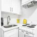 Cozy Units In Prime Location *