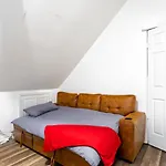 Entire 3bdr W/parking, Backyard, Firepit, Bbq *