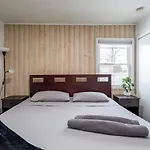 Villa Entire 3bdr W/parking, Backyard, Firepit, Bbq *