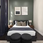 Stylish 3Br Designer Home In Nyc