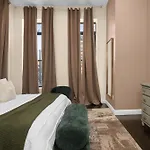 Stylish 3Br Designer Home In Nyc