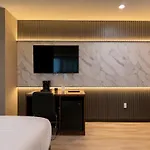 Hotel Pergola Jamaica Jfk
