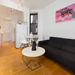 One Bedroom Self-Catering Apartment: Little Italy