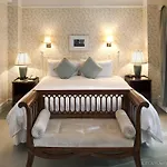 Roger Smith 3* New York