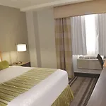 Hotel La Quinta & Far Rockaway - 2*