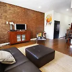Luxury Living Apartment *