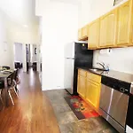 Luxury Living Apartment *