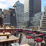 Hotel Roger Smith 3*