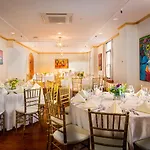 Hotel Roger Smith 3*