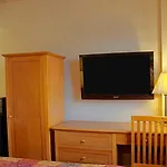 Brooklyn Motor Hotel 2*