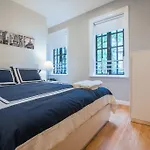 Prime Location In West Village 3 Bedrooms With 4 Baths