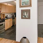 Luxury Apartments Next To Times Square *