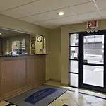 Hotel West Farms New York