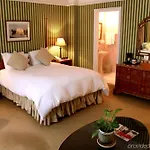 Roger Smith 3* New York
