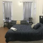 Cozy Studio Located In Midtown East