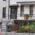 Mi Casa Tu Casa * New York