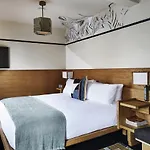 Hotel Freehand